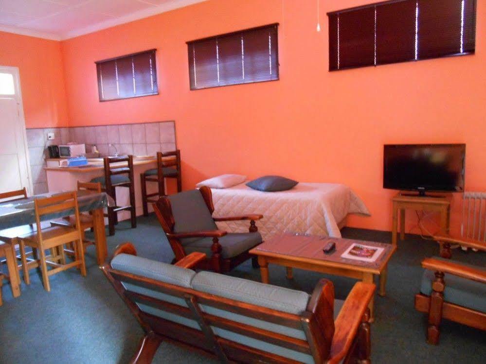 Obesa Lodge Graaff Reinet Luaran gambar